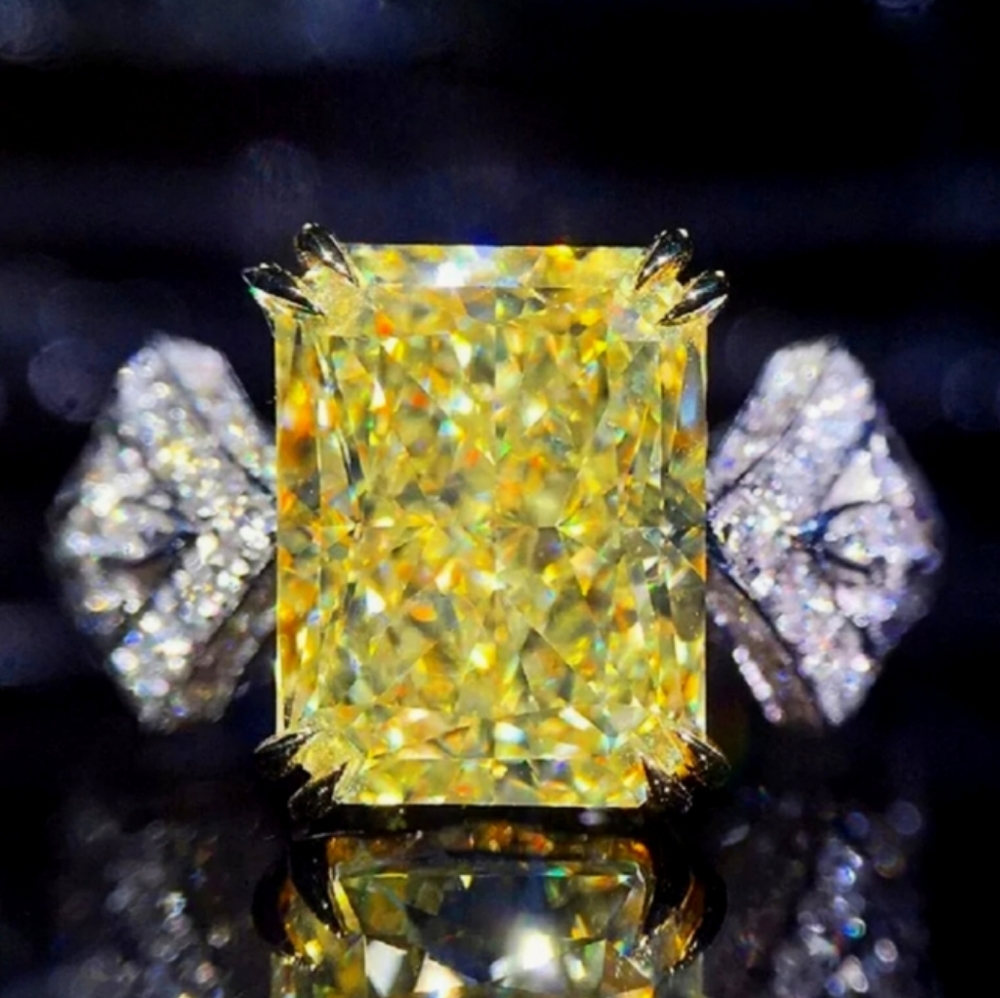 Stunning Yellow Canary Diamond Ring - Picture 1 of 6